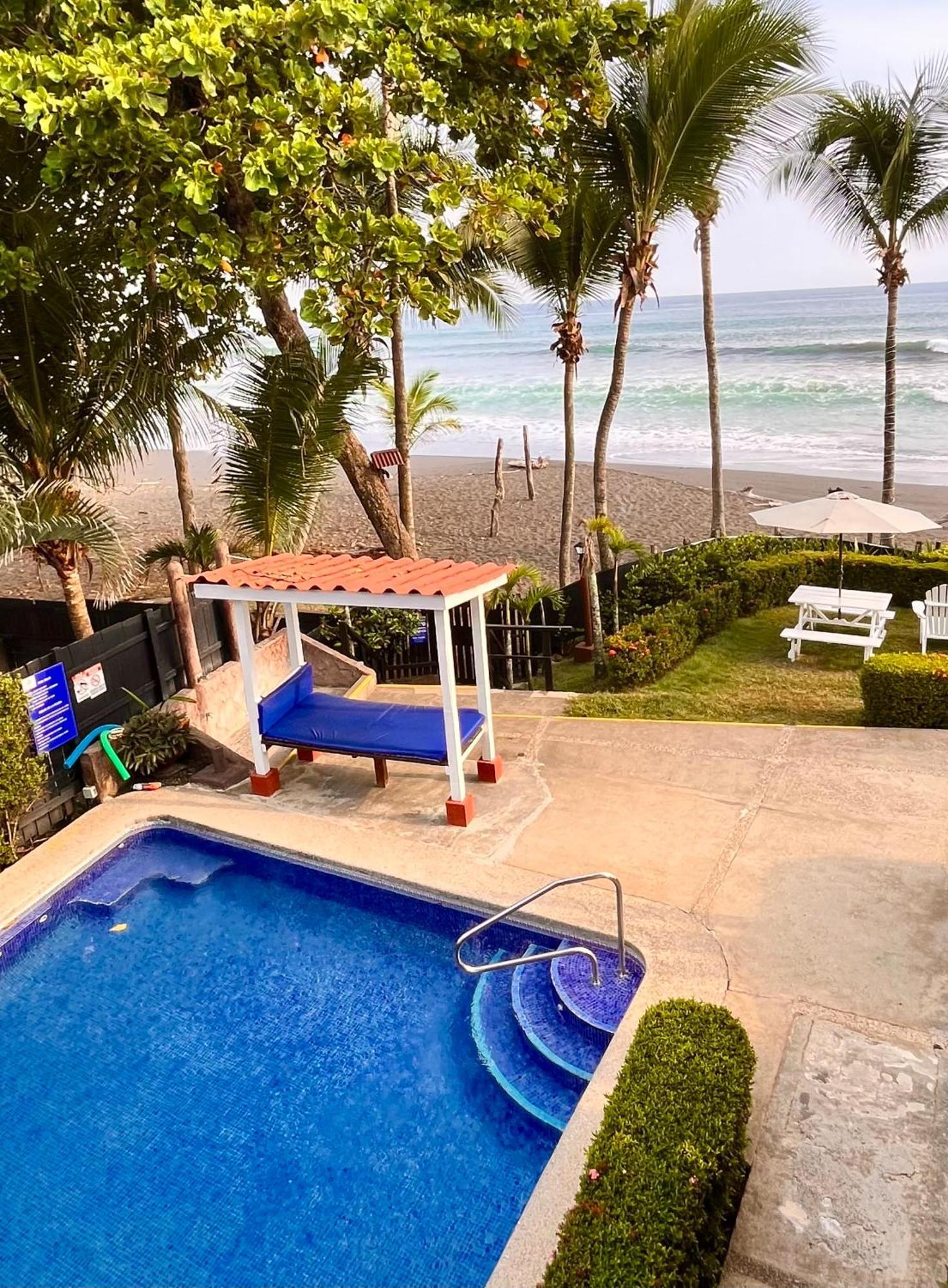 The Backyard Beachfront Hotel Jacó Kültér fotó